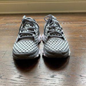 NEW size 5 - Under Armour Speedform Gemini 2